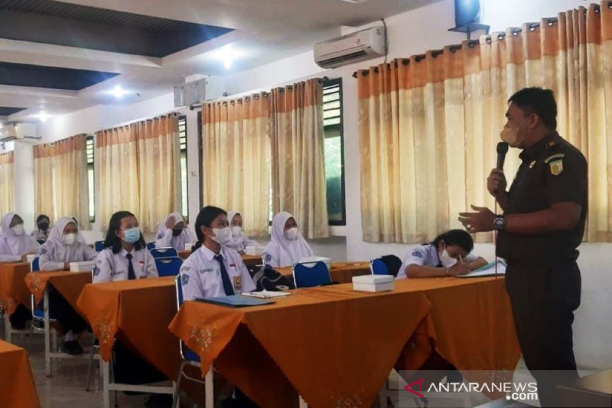 Jaksa di Kudus "goes to school" ajarkan hukum pada anak