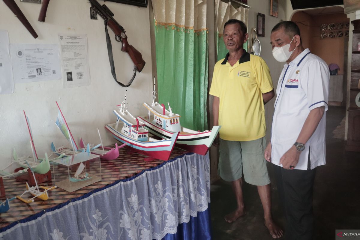 Dekranasda Belitung Timur dorong pengembangan usaha miniatur perahu kater