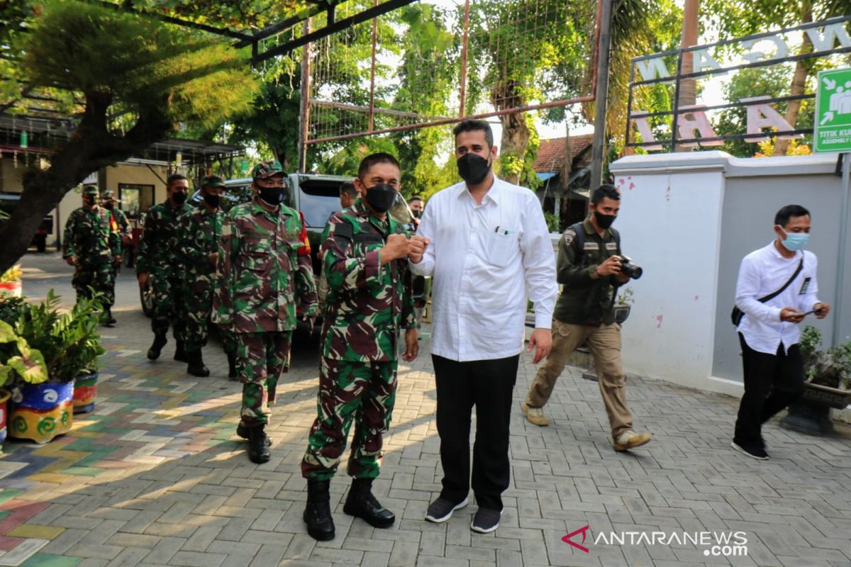 Simulasi Yonif Raider 503 selamatkan Wali Kota Probolinggo dari serangan teroris