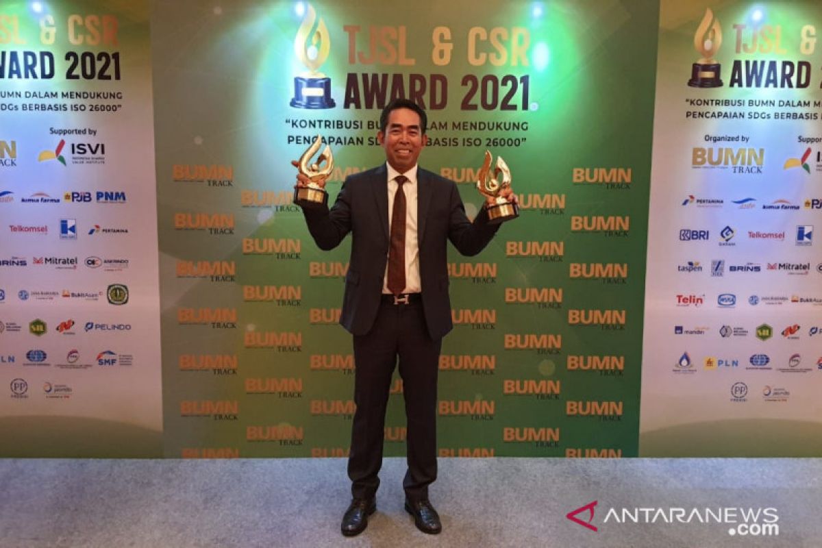 CEO BRI raih penghargaan TJSL & CSR Award 2021