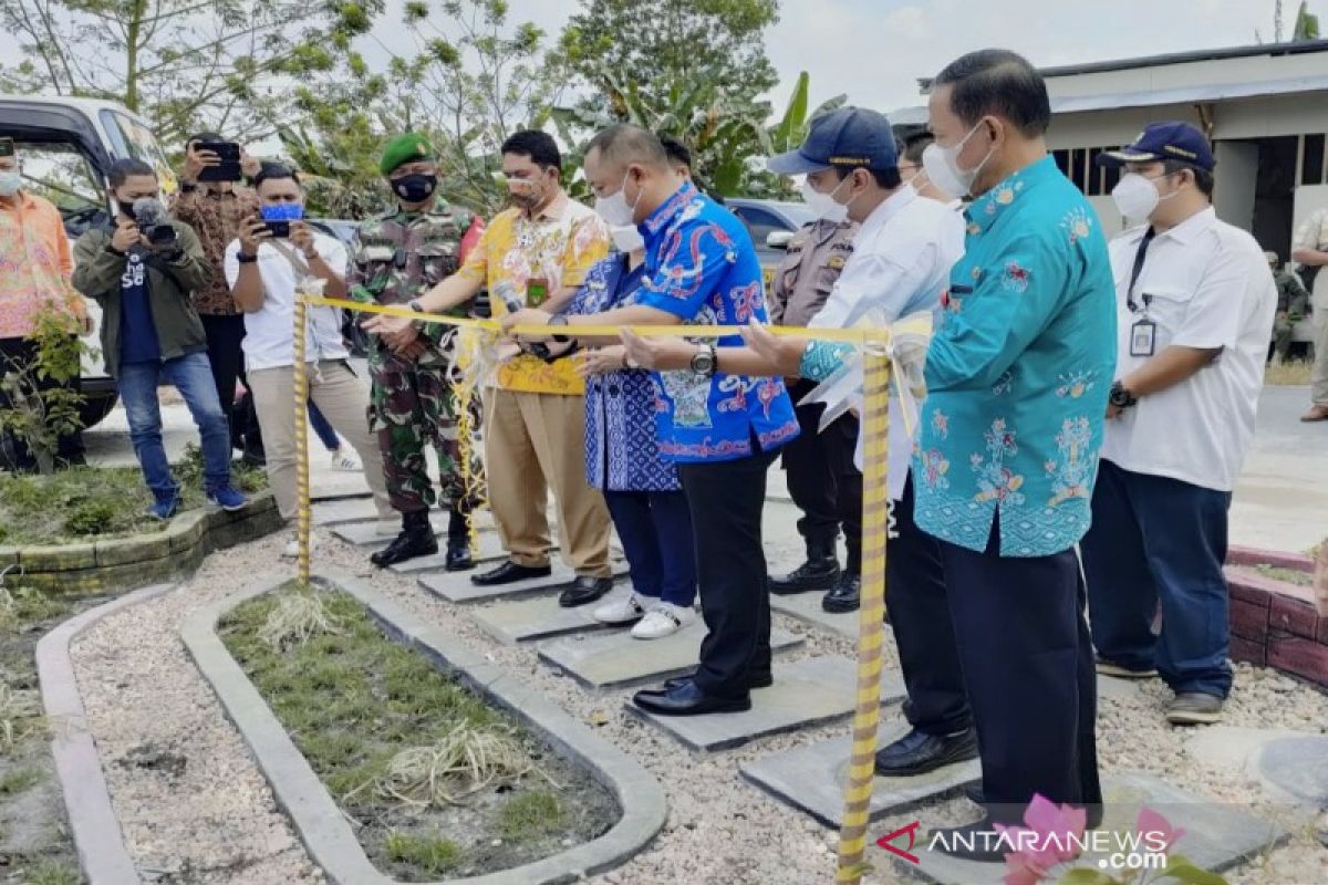 Tangki septik individual dibangun pada sejumlah desa di Barsel