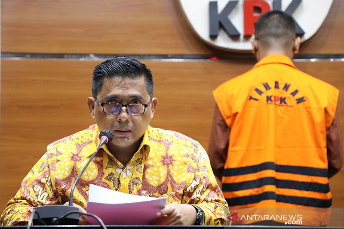 KPK umumkan adik mantan Bupati Lampung Utara tersangka gratifikasi