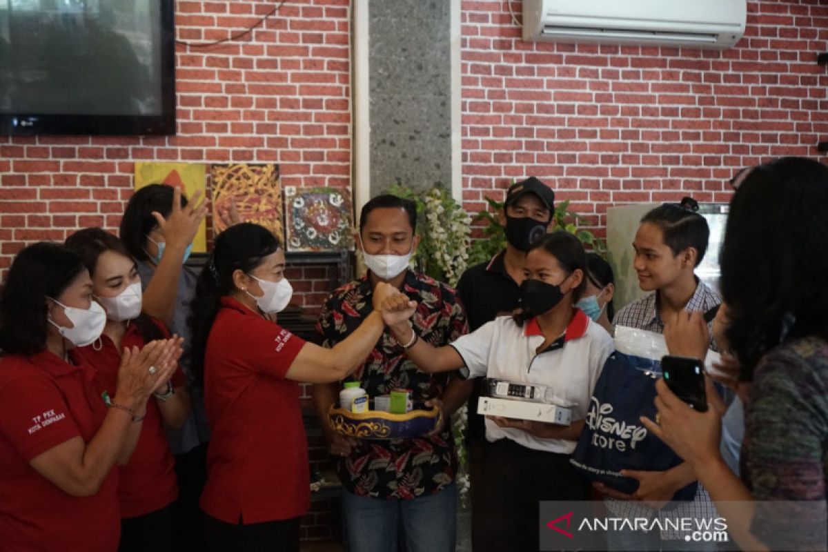 K3S Denpasar terima bantuan alat untuk atlet renang disabilitas