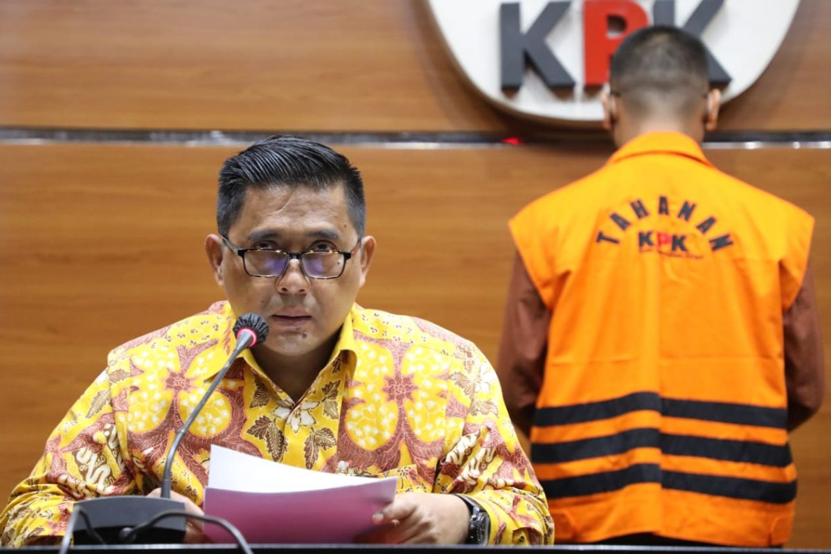 KPK: Adik mantan Bupati Lampung Utara tersangka gratifikasi