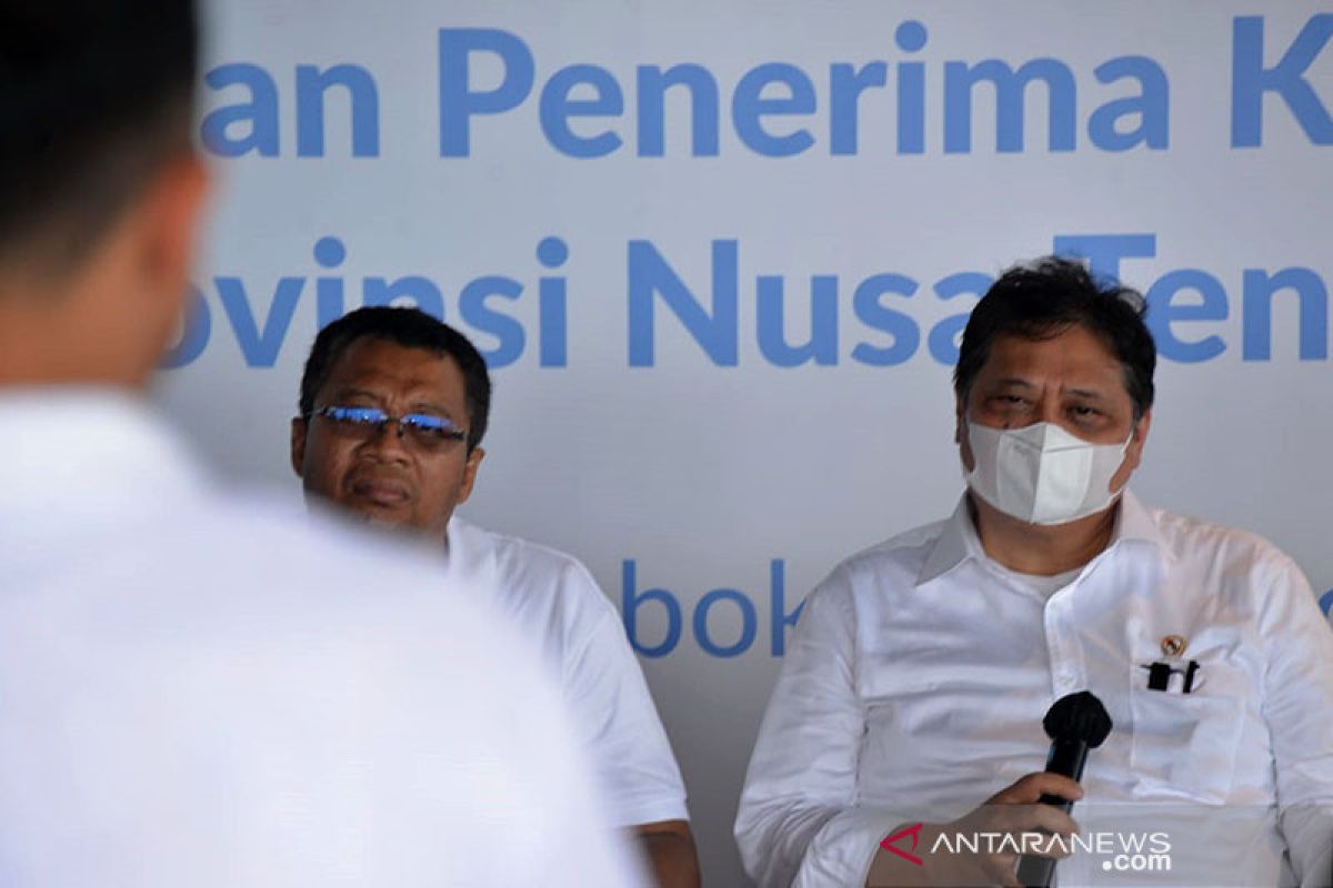 DI NTB, Menko Airlangga semangati penerima Kartu Prakerja