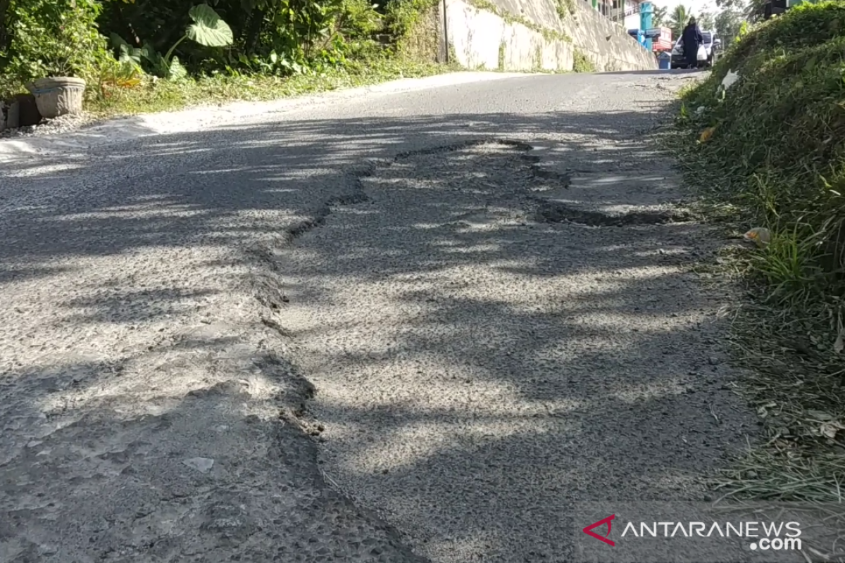 Jalan provinsi penghubung Tanah Datar-Limapuluh Kota diperlebar