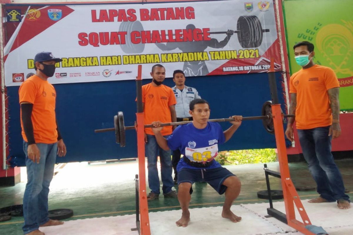 Warga binaan di Rutan Batang ikuti lomba angkat berat