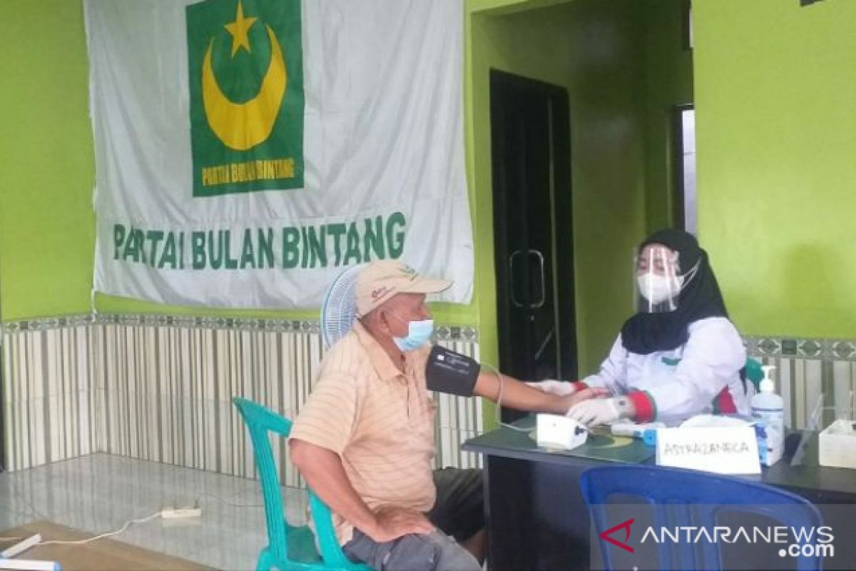 DPC PBB Belitung gelar vaksinasi langsung ke rumah warga