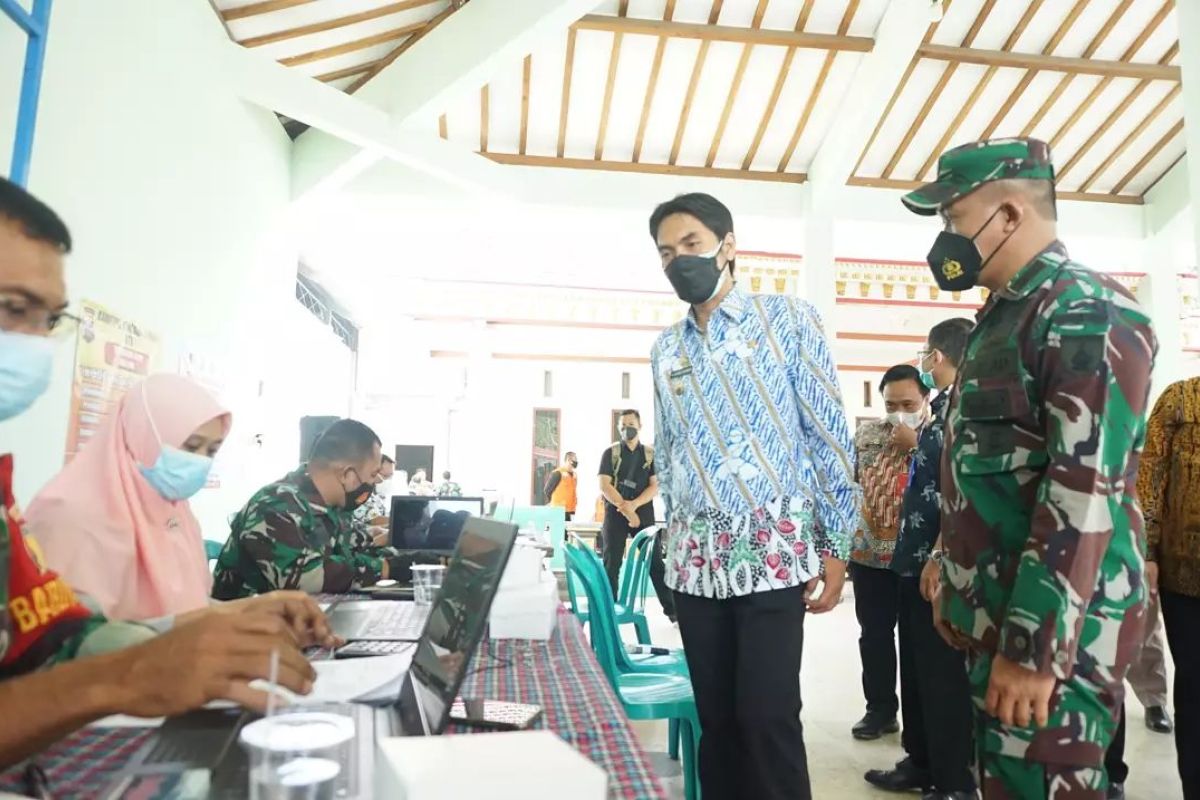 Program serbuan vaksin COVID-19 gelaran TNI jaring 800 peserta