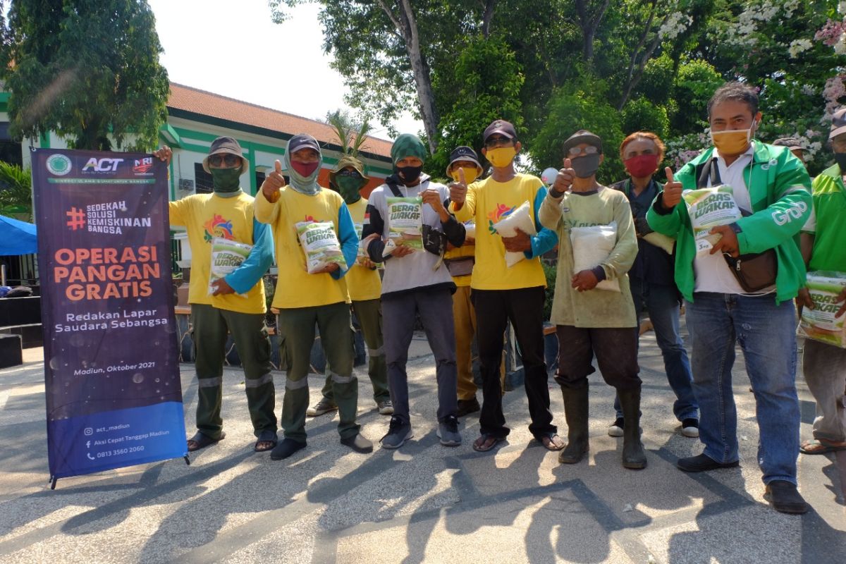 ACT salurkan bantuan pangan bagi pekerja harian di Kota Madiun terdampak pandemi