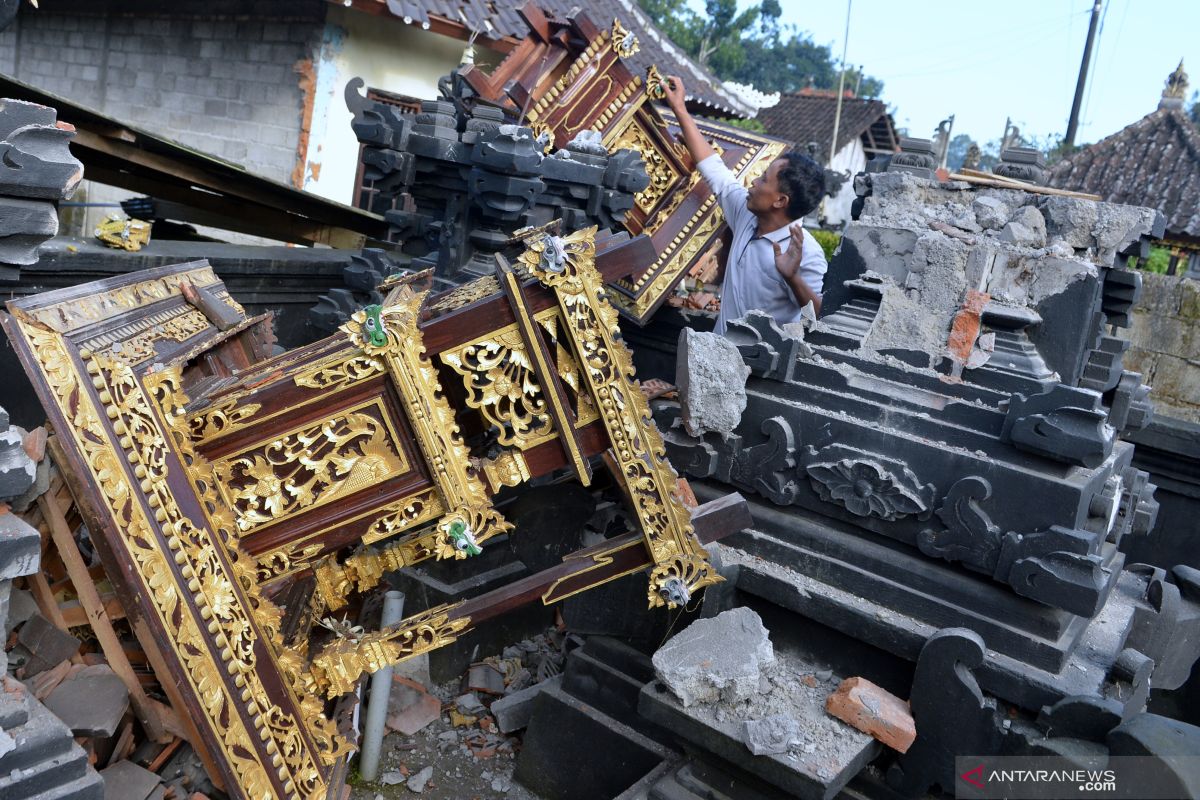 Empat orang tertimbun material akibat gempa di Bali