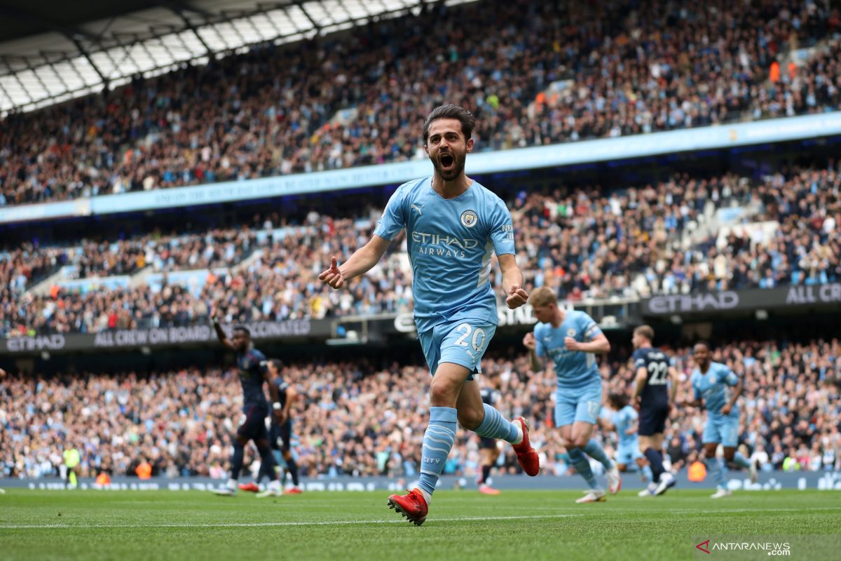 Manchester City menang  2-0 atas Burnley