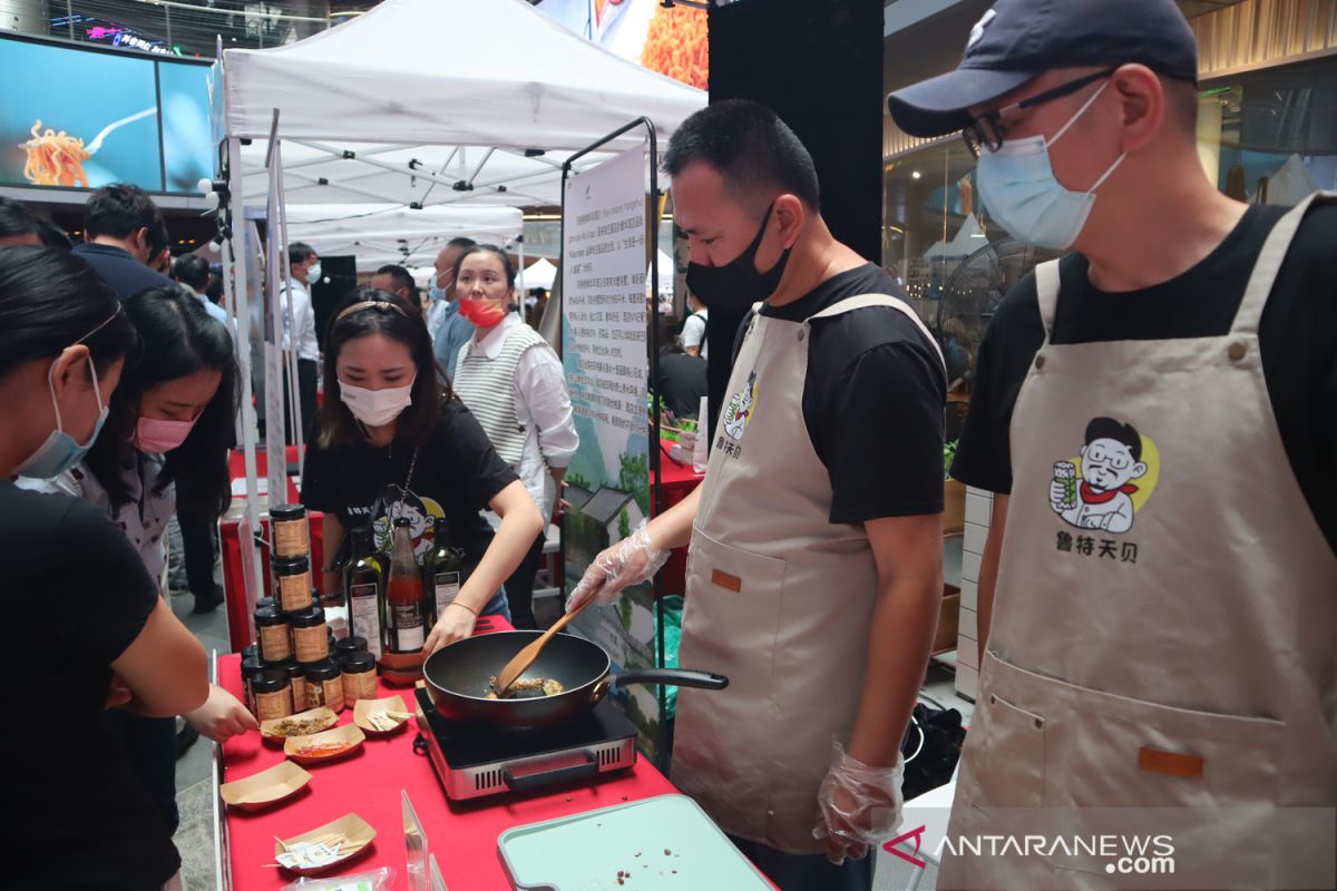 Lapak makanan-minuman Indonesia diminati di Shanghai