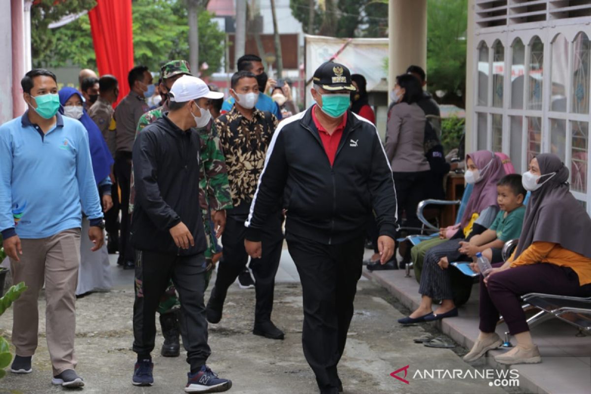 Wako sebut pencapaian vaksinasi di Kota Solok capai 53,95 persen