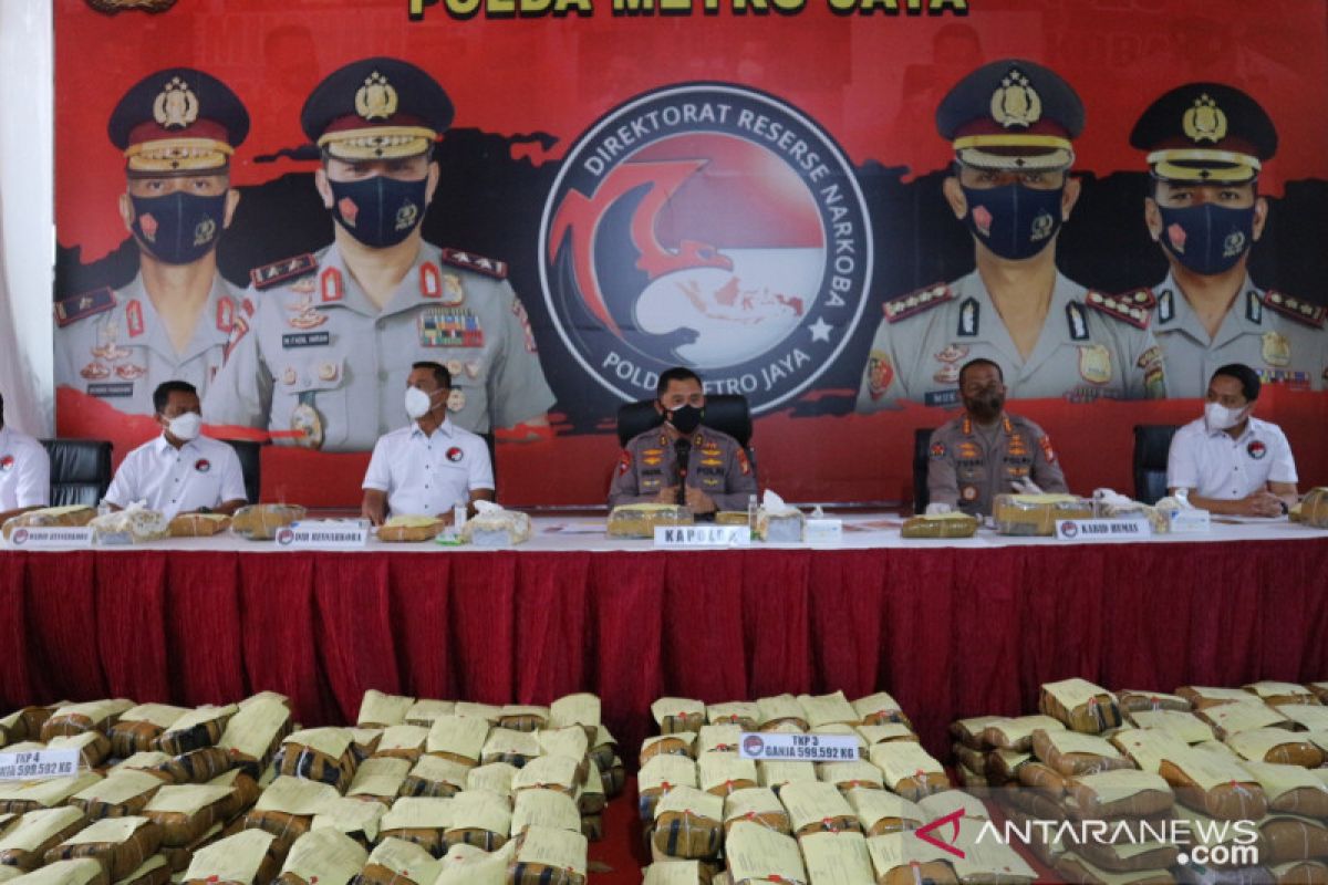 Polisi sita 1,37 ton ganja dari  jaringan Jakarta-Aceh-Medan