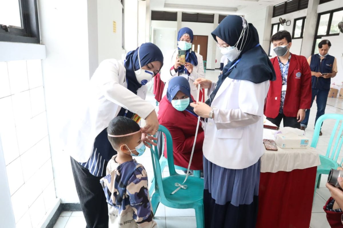 Cegah stunting, FK UMSurabaya gelar pengabdian dan luncurkan aplikasi aAikkochildcare