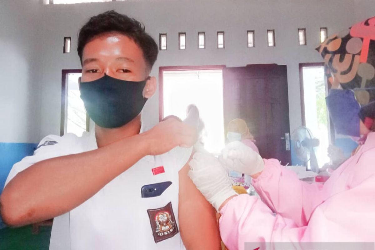 Apindo selenggarakan vaksinasi COVID-19 di SMKN 1 Labuhan Maringgai Lampung Timur