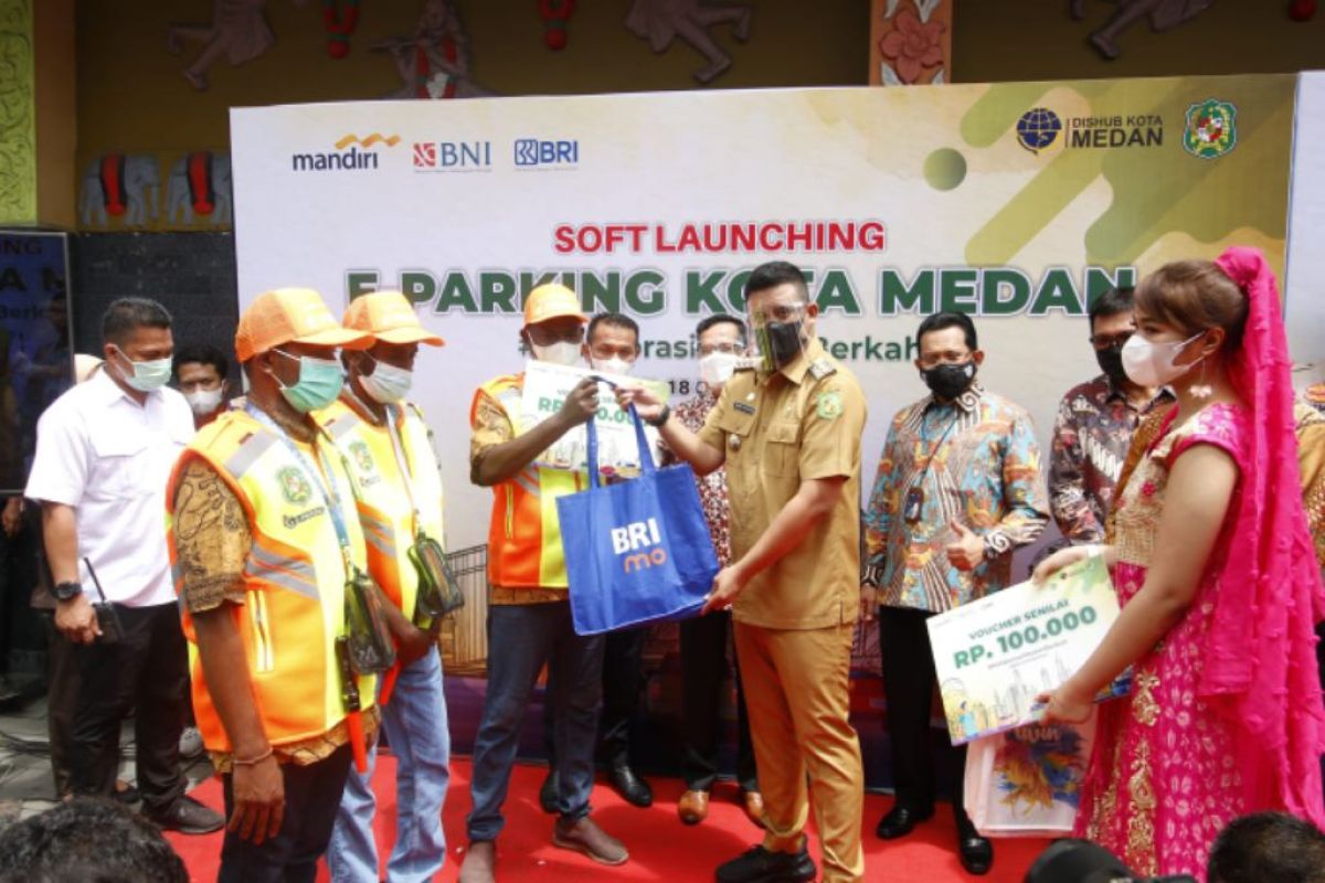 Launching e-Parking Kota Medan menggunakan Kartu BRIZZI BRI