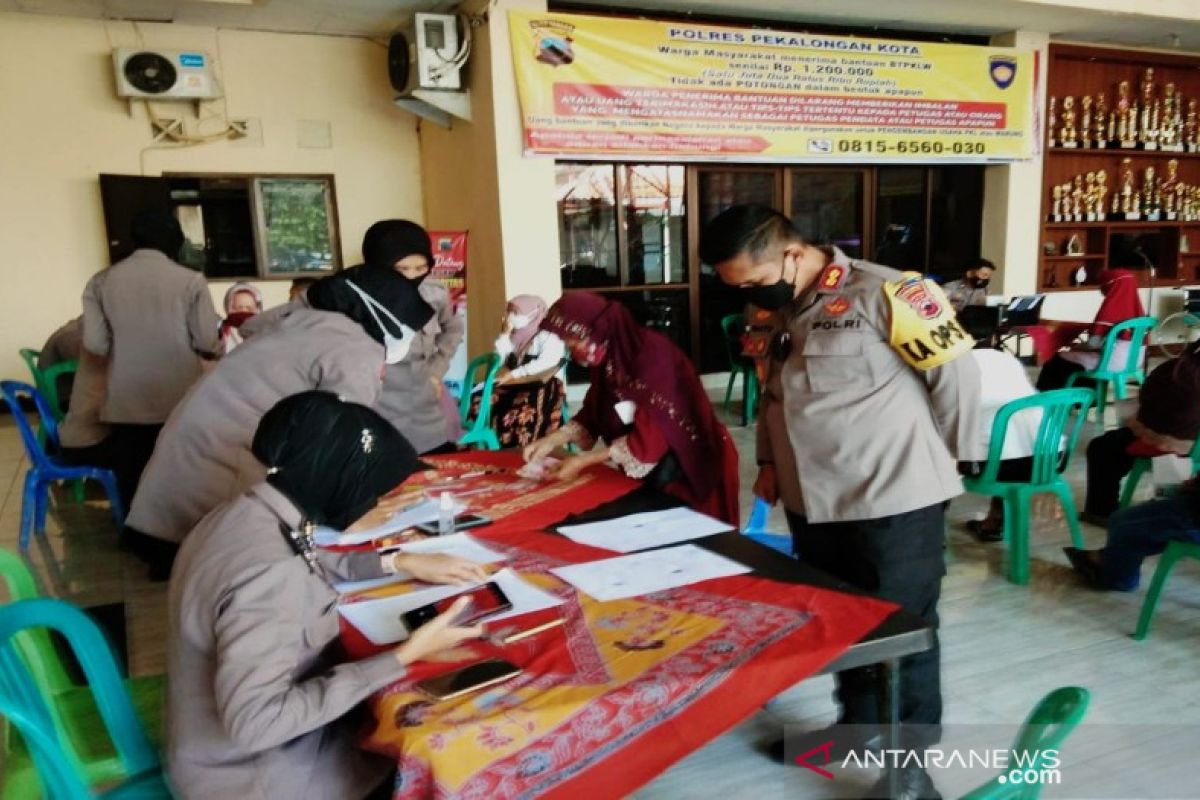 Ribuan PKL di Pekalongan terima bantuan permodalan