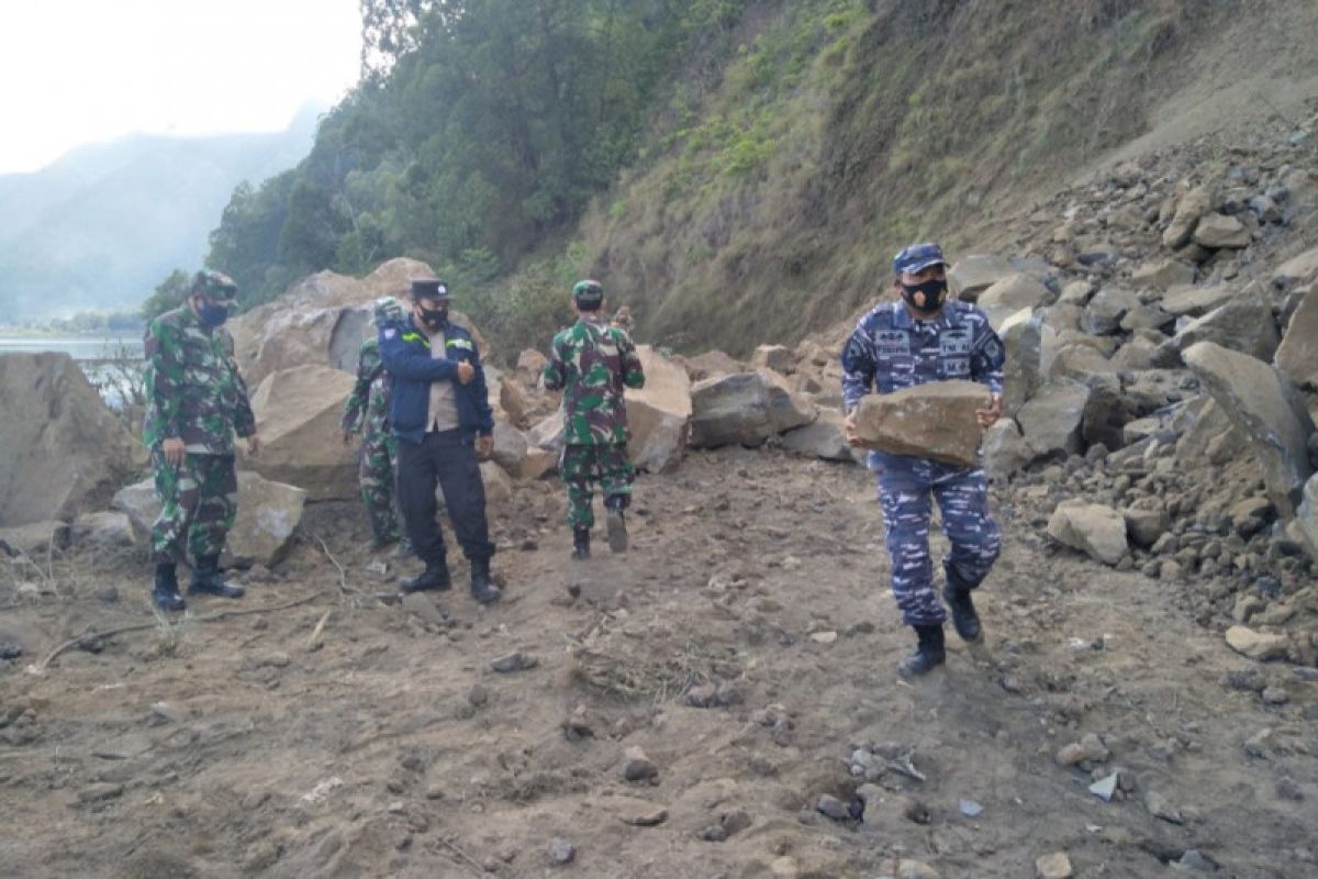 TNI AL dirikan Pos Siaga Bencana gempa di Karangasem-Bangli