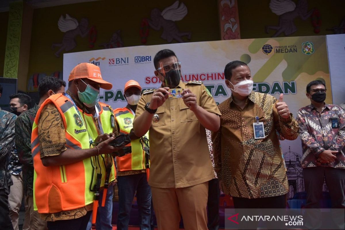 Parkir nontunai delapan kawasan di Medan resmi diberlakukan