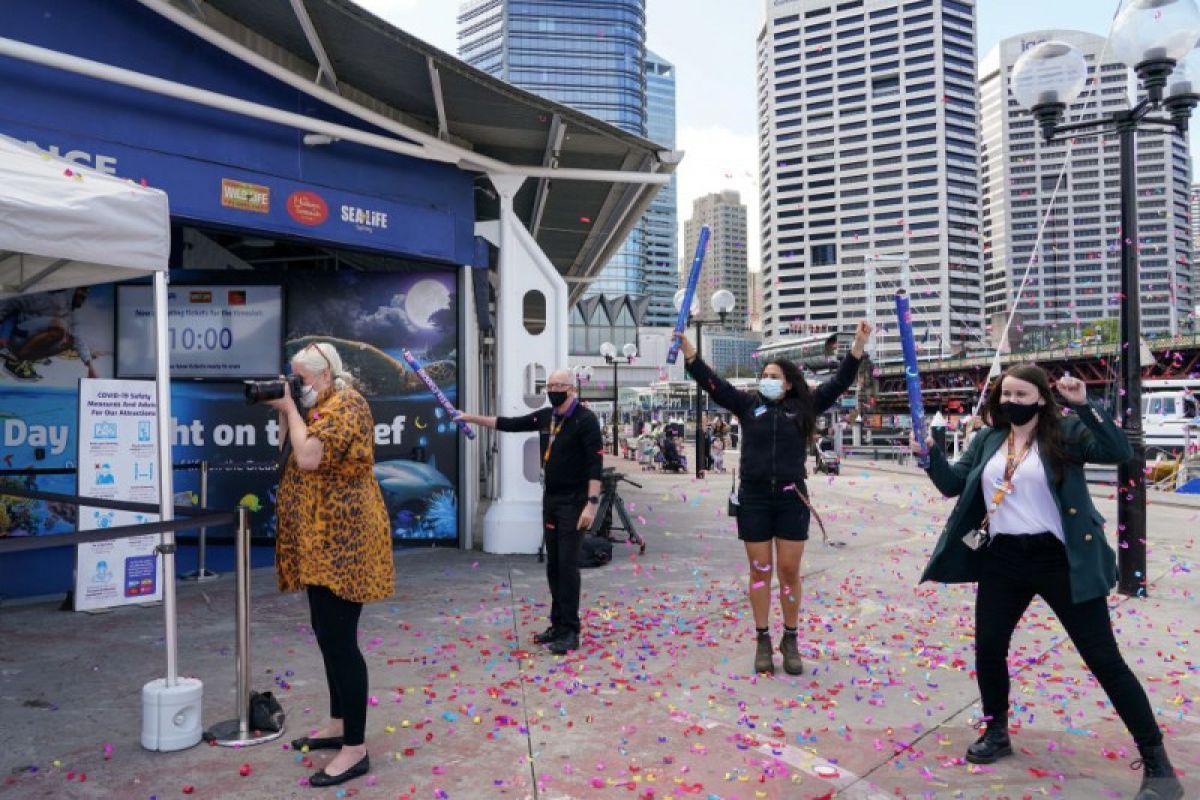 Sydney longgarkan banyak pembatasan COVID saat vaksinasi melejit