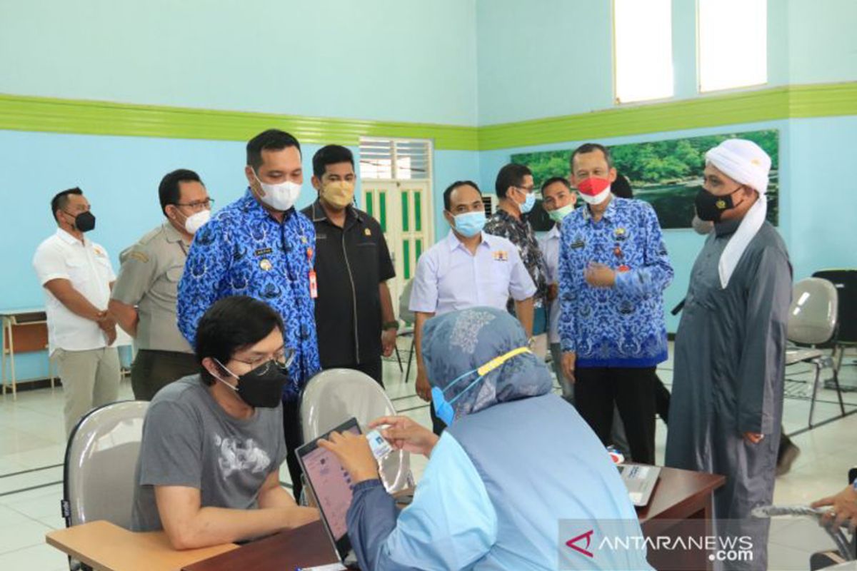 Banjarbaru optimistic vaccination to reach 70 percent by November end