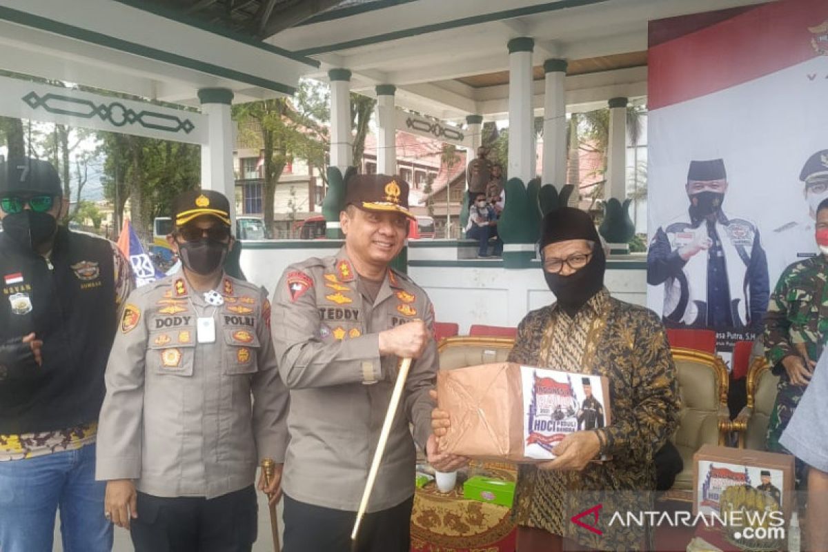 Kapolda tinjau Gebyar Vaksin gratis berhadiah motor di Bukittinggi, 6.000 warga antusias