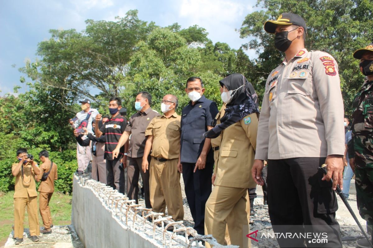 Pemkab OKU segera  perbaiki jembatan rusak akibat diterjang banjir