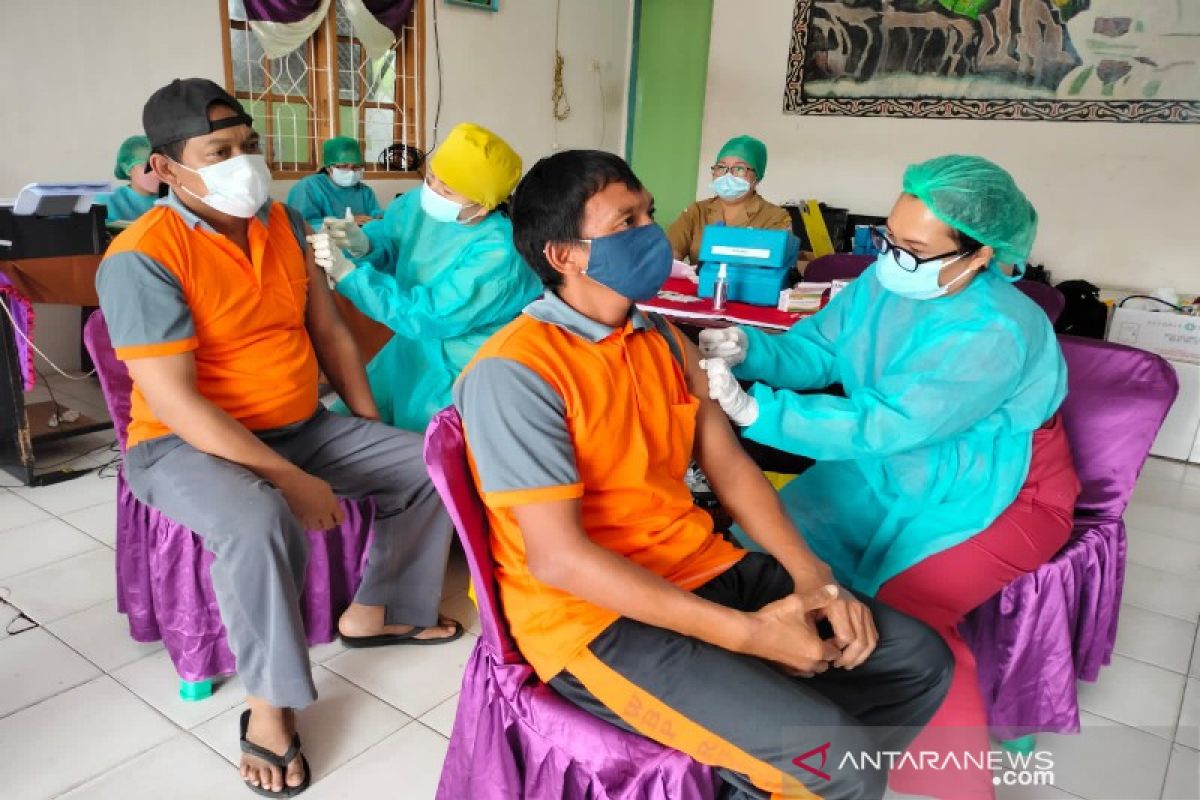 179 warga binaan Rutan Tarutung divaksin