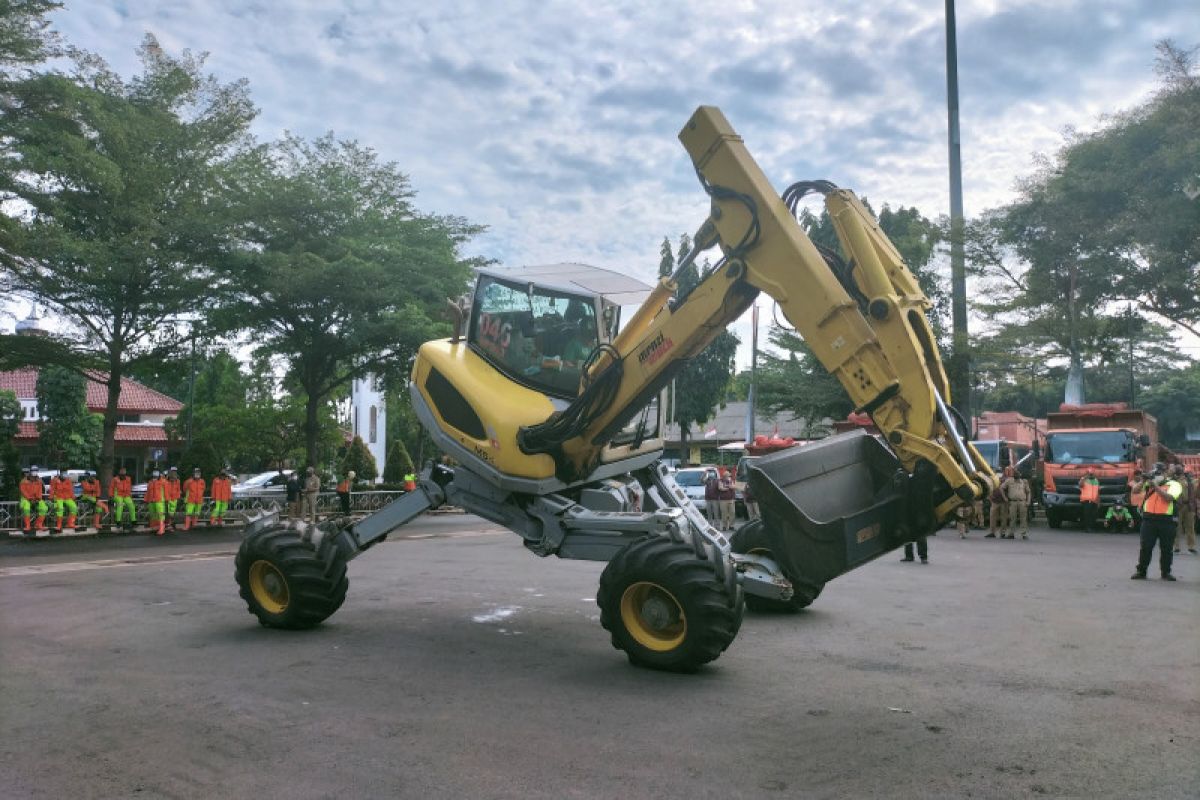 Pemprov DKI siapkan zona khusus tempat sampah banjir di Bantargebang