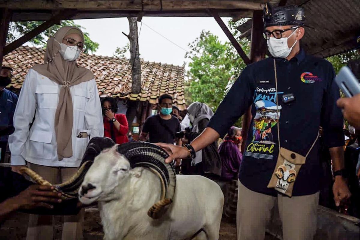 Sandi ingin Desa Wisata Saung Ciburial jadi ikon baru sektor parekraf