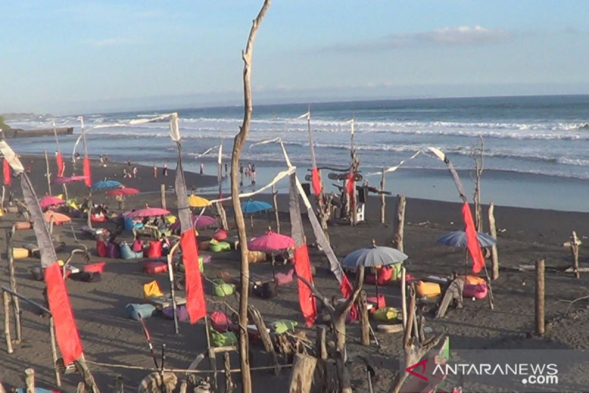 Bali to provide travel guidebook to foreign tourists