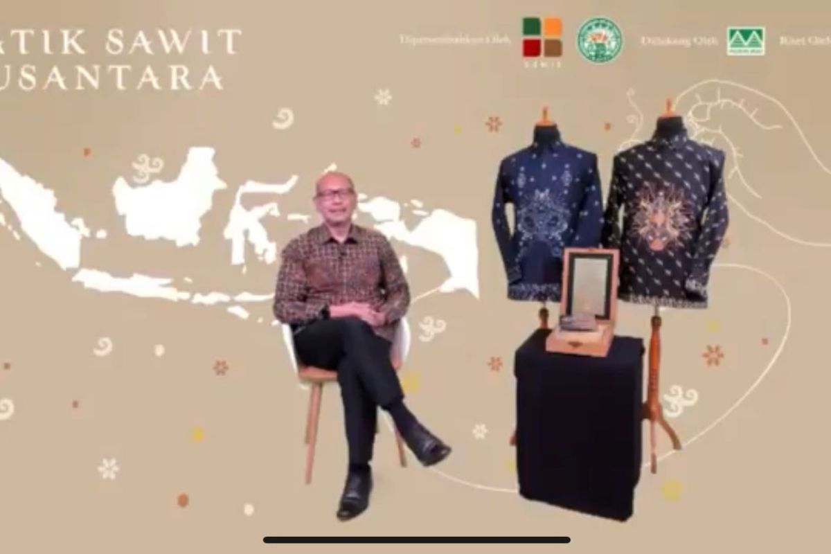Gapki serahkan Batik Sawit Nusantara kepada Presiden Jokowi