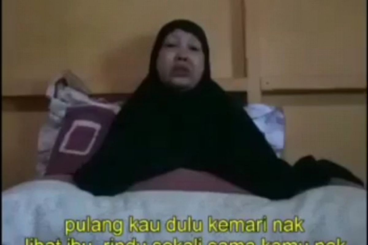 Ibu DPO MIT Poso: "Pulanglah, Nak. Ibu rindu"