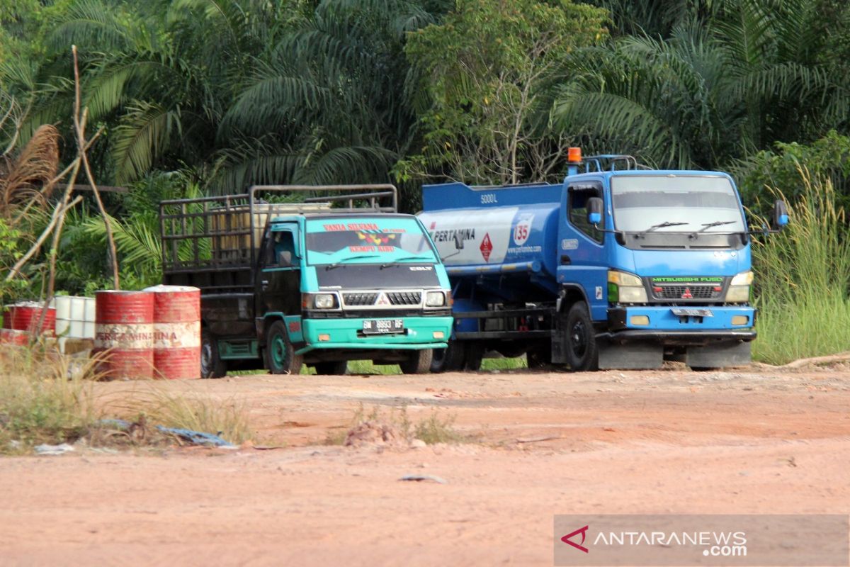 Praktik truk tangki BBM "kencing di jalan" marak di Dumai