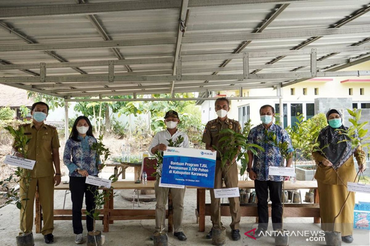 Peruri beri 3 ribu bibit pohon jaga kualitas udara Karawang