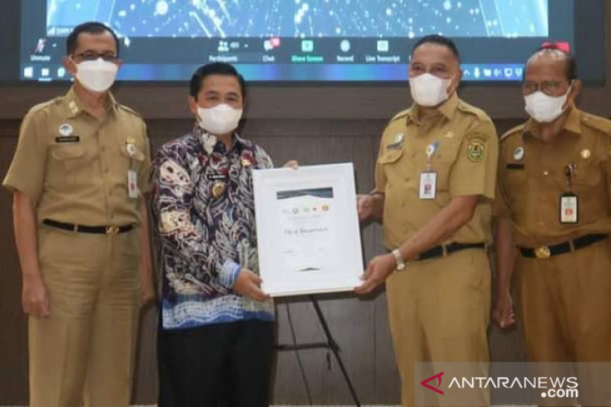 Banjarmasin wins more than a dozen Proklim awards, certificates