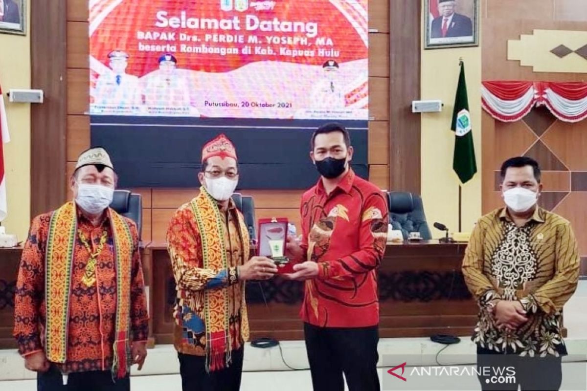 Bupati Murung Raya Kalteng bahas batas wilayah di Kapuas Hulu Kalbar