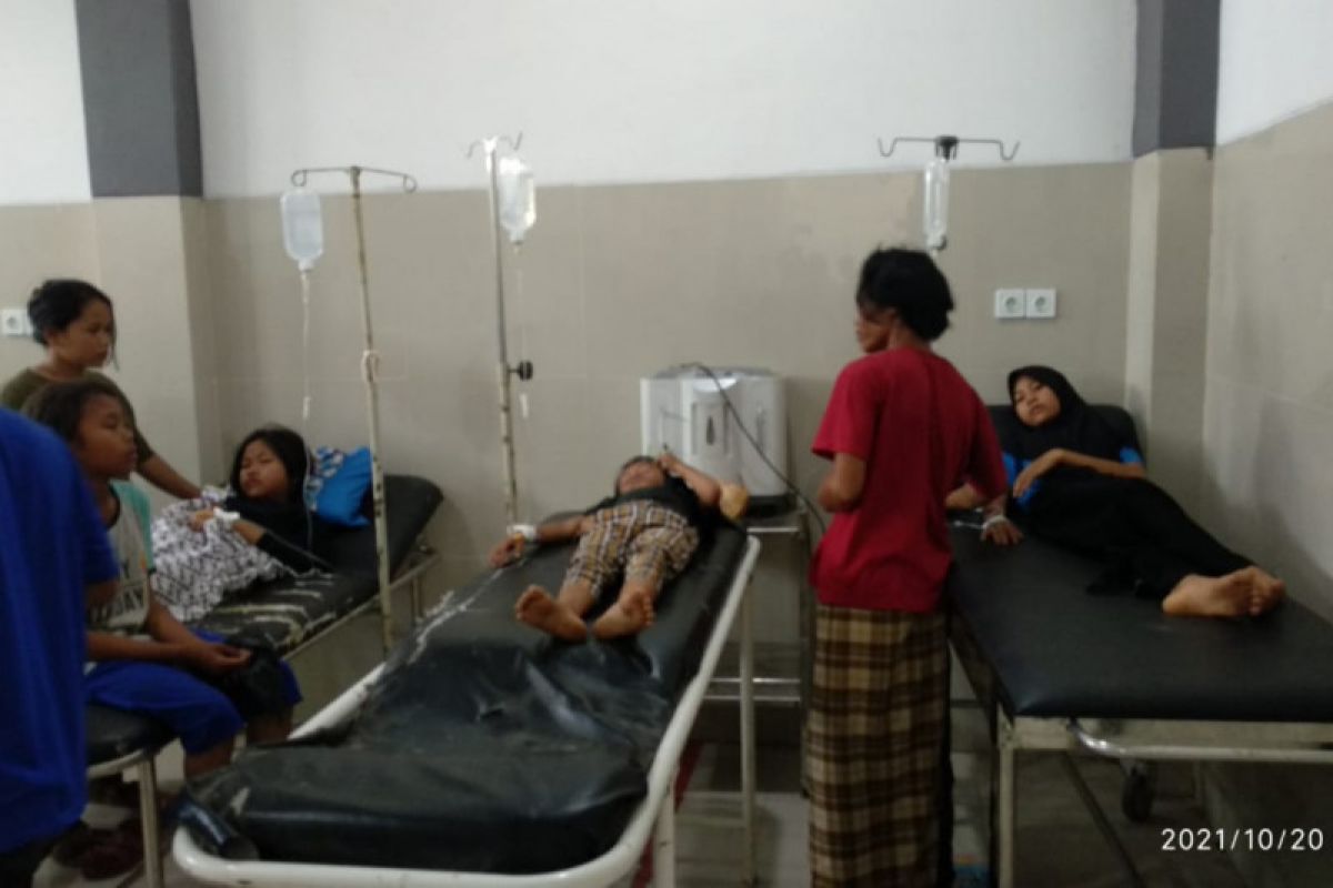 Puluhan pelajar di Praya Barat Lombok Tengah keracunan makanan