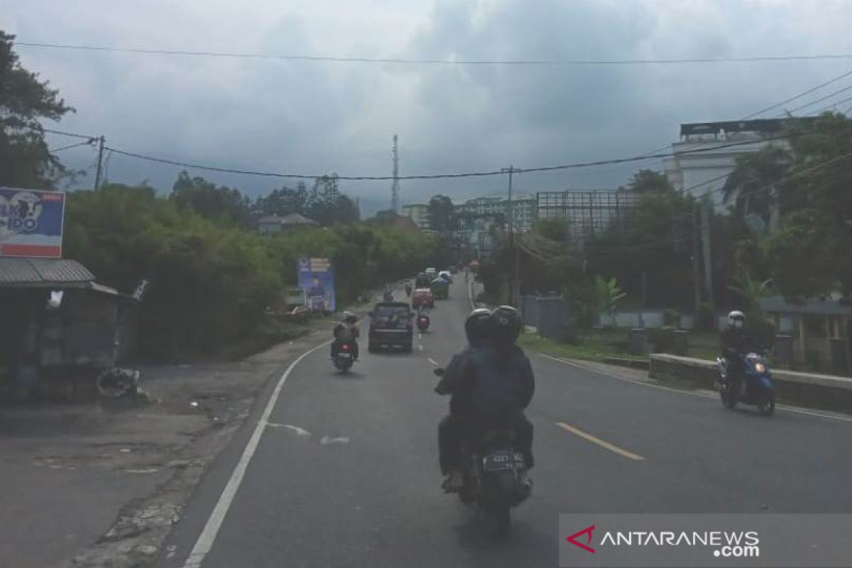 Jalur Puncak-Cianjur ramai lancar tidak ada antrean