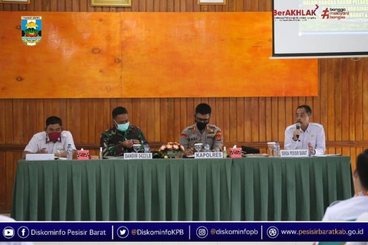 Sekda Pesisir Barat ikuti rapat percepatan vaksinasi