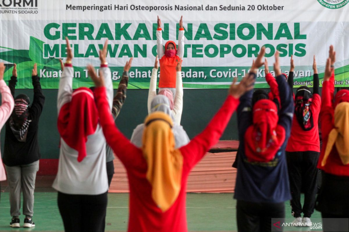 Hindari gaya hidup rebahan demi cegah osteoporosis