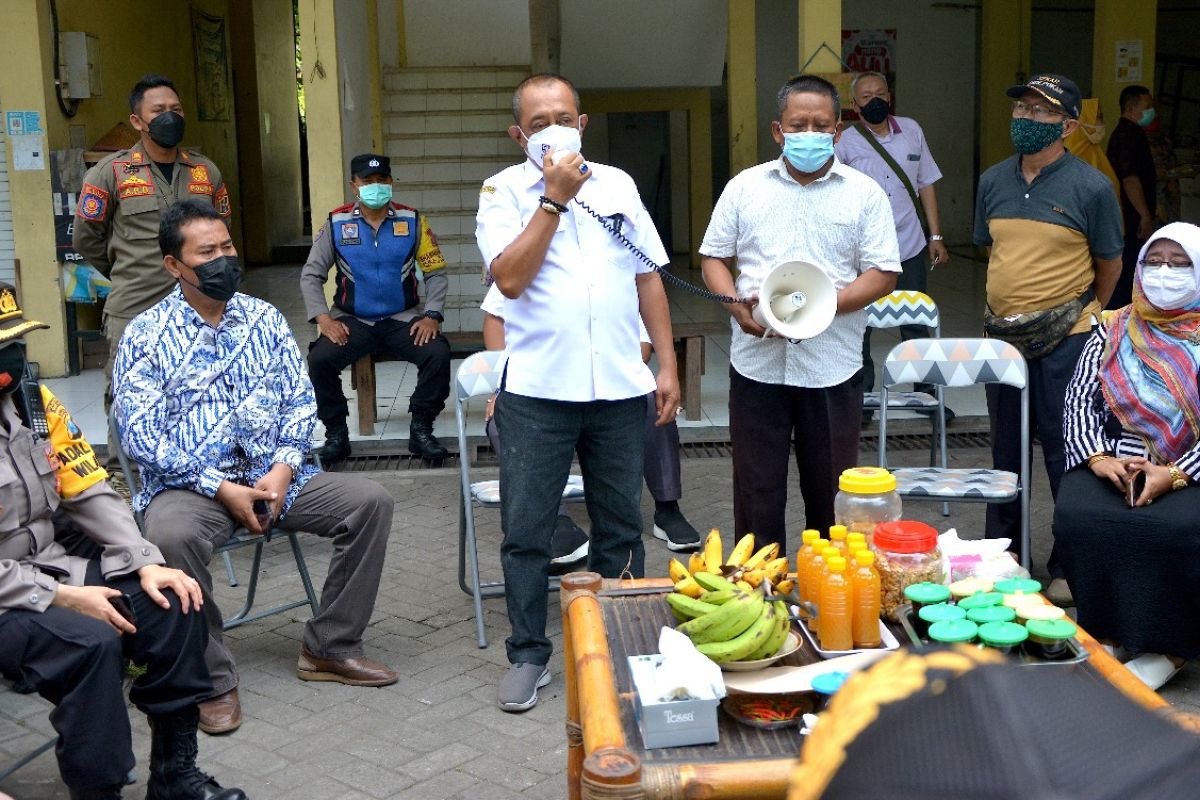 Wawali Armuji: Ramaikan pasar di Surabaya bagian semangat pemulihan ekonomi