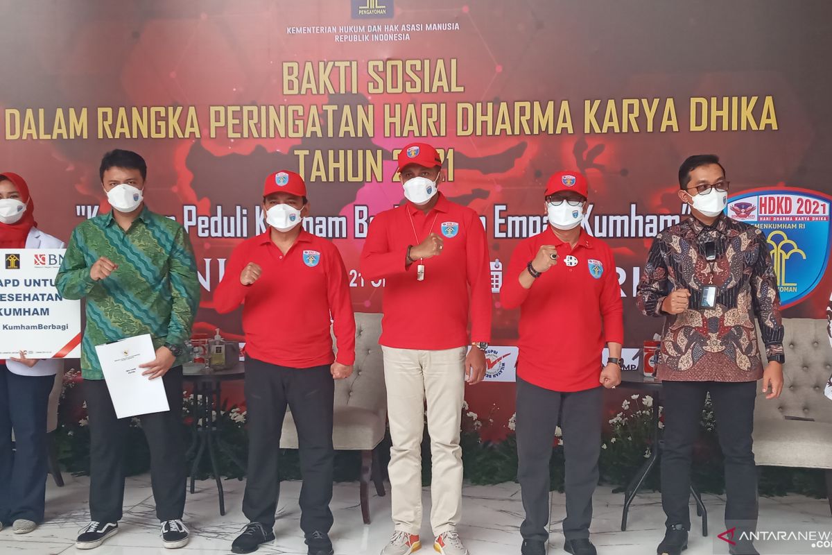 Kemenkumham serahkan 1.000 bingkisan buat pasien Wisma Atlet