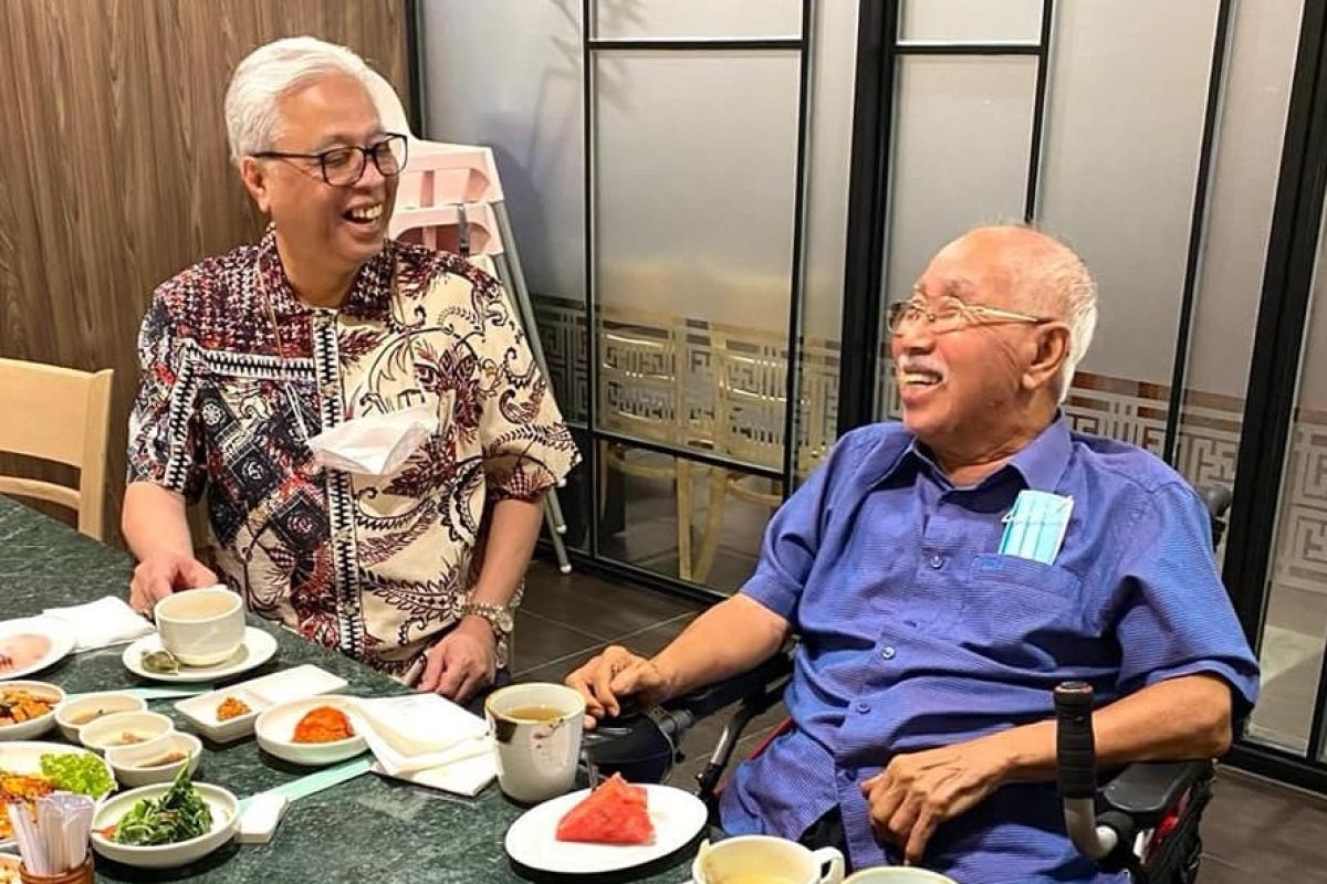 Perdana Menteri Malaysia temui mentor politiknya