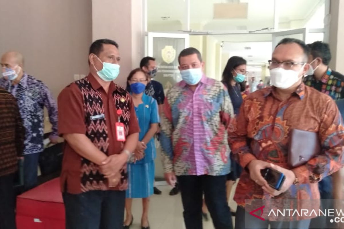 Pimpinan Ombudsman RI pantau pelayanan perizinan pada DPMPTSP di Kota Kupang