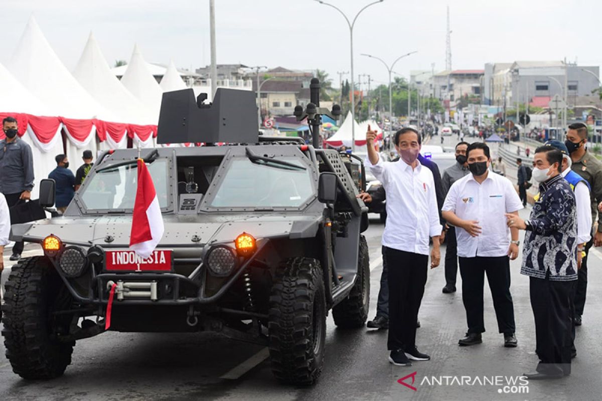 Presiden Jokowi gunakan kendaraan taktis untuk jajal Jembatan Sei Alalak