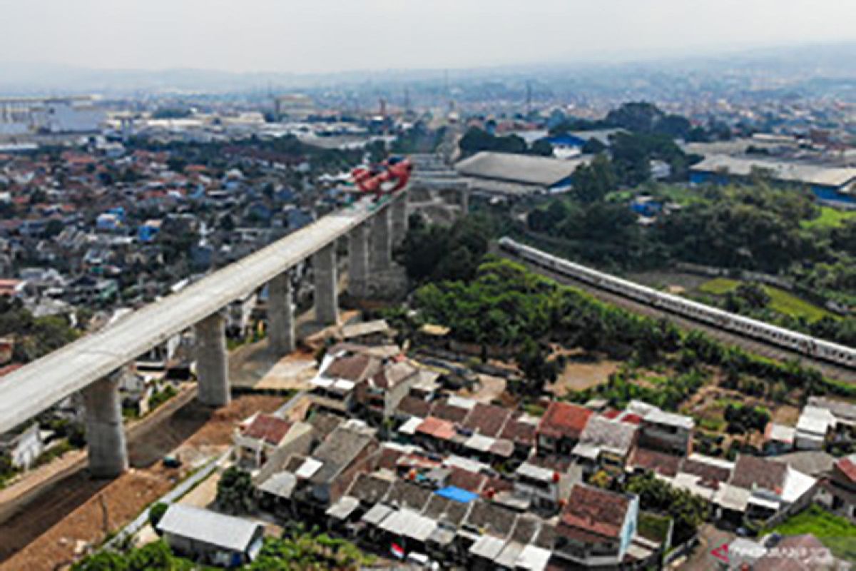 High-speed railway to boost long-term economic competitiveness: expert