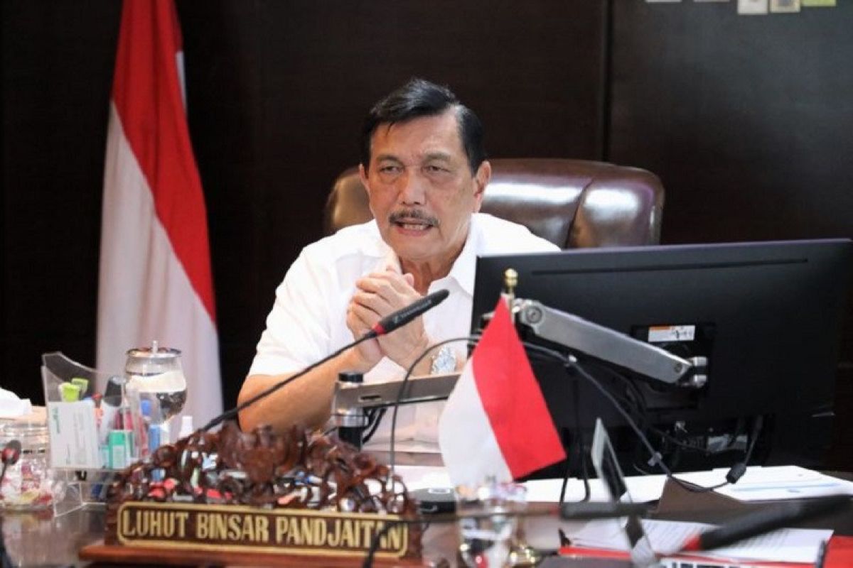 Menko Luhut minta sektor migas utamakan pertumbuhan industri dalam negeri